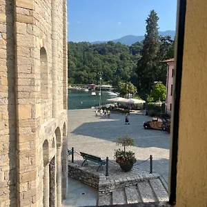 https://apartment-in-central-square-with-lake-view.it-lombardy.com