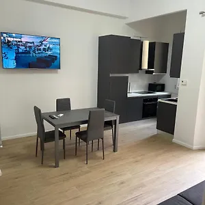 https://ampio-bilocale-zona-navigli.it-lombardy.com